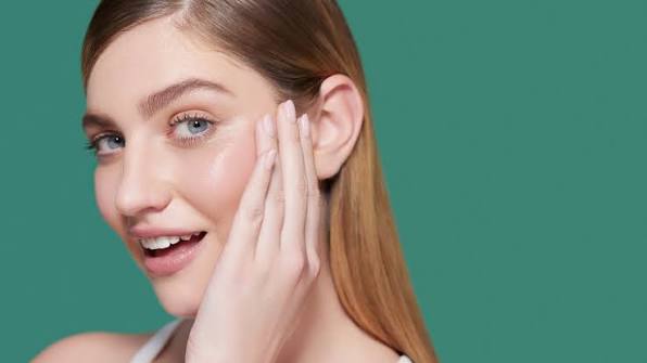 Comment Choisir son Eau Micellaire Selon son Type de Peau ?